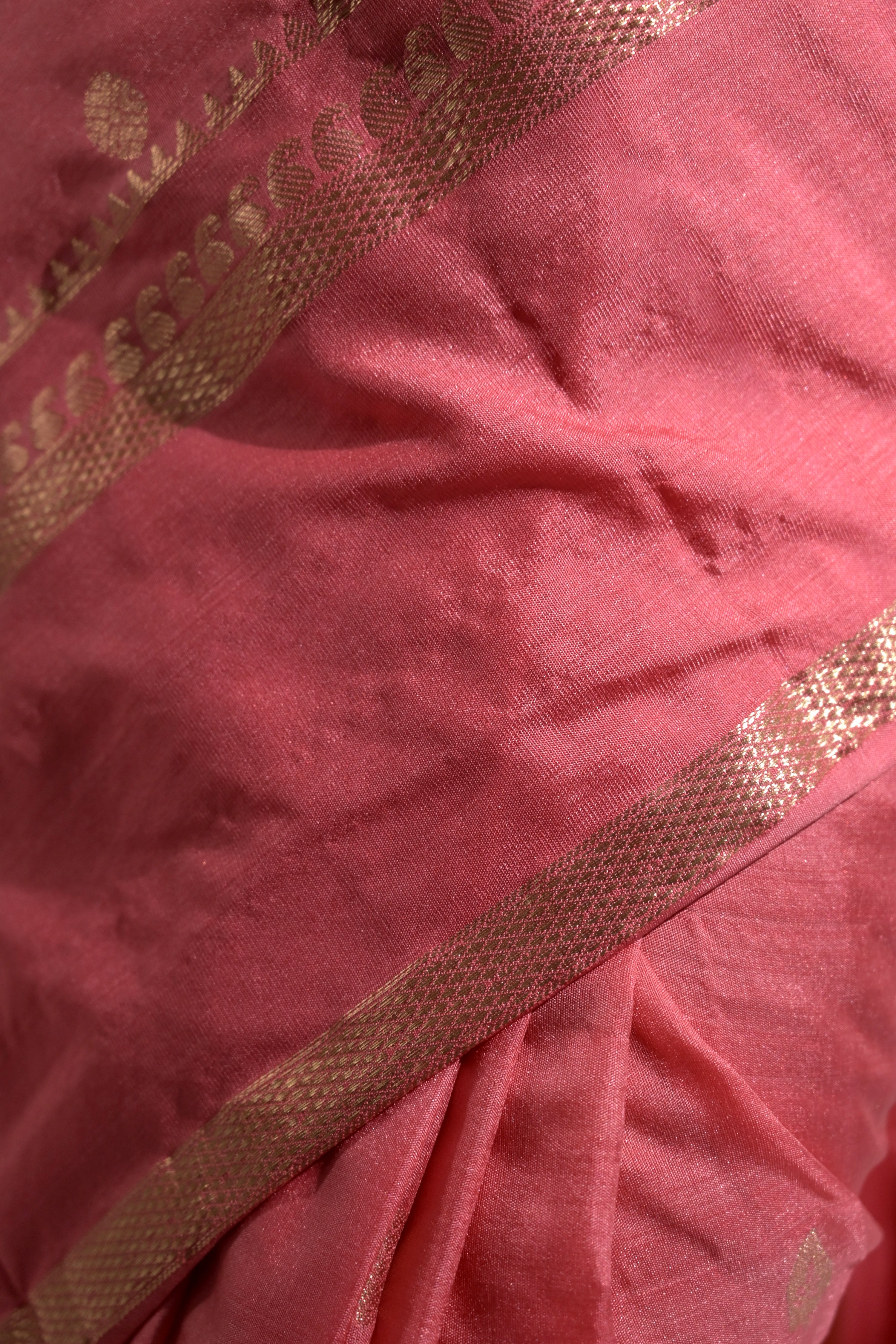 Gulraaz Geet I Coral Pink Handloom Silk Banarasi Saree with Zari Border