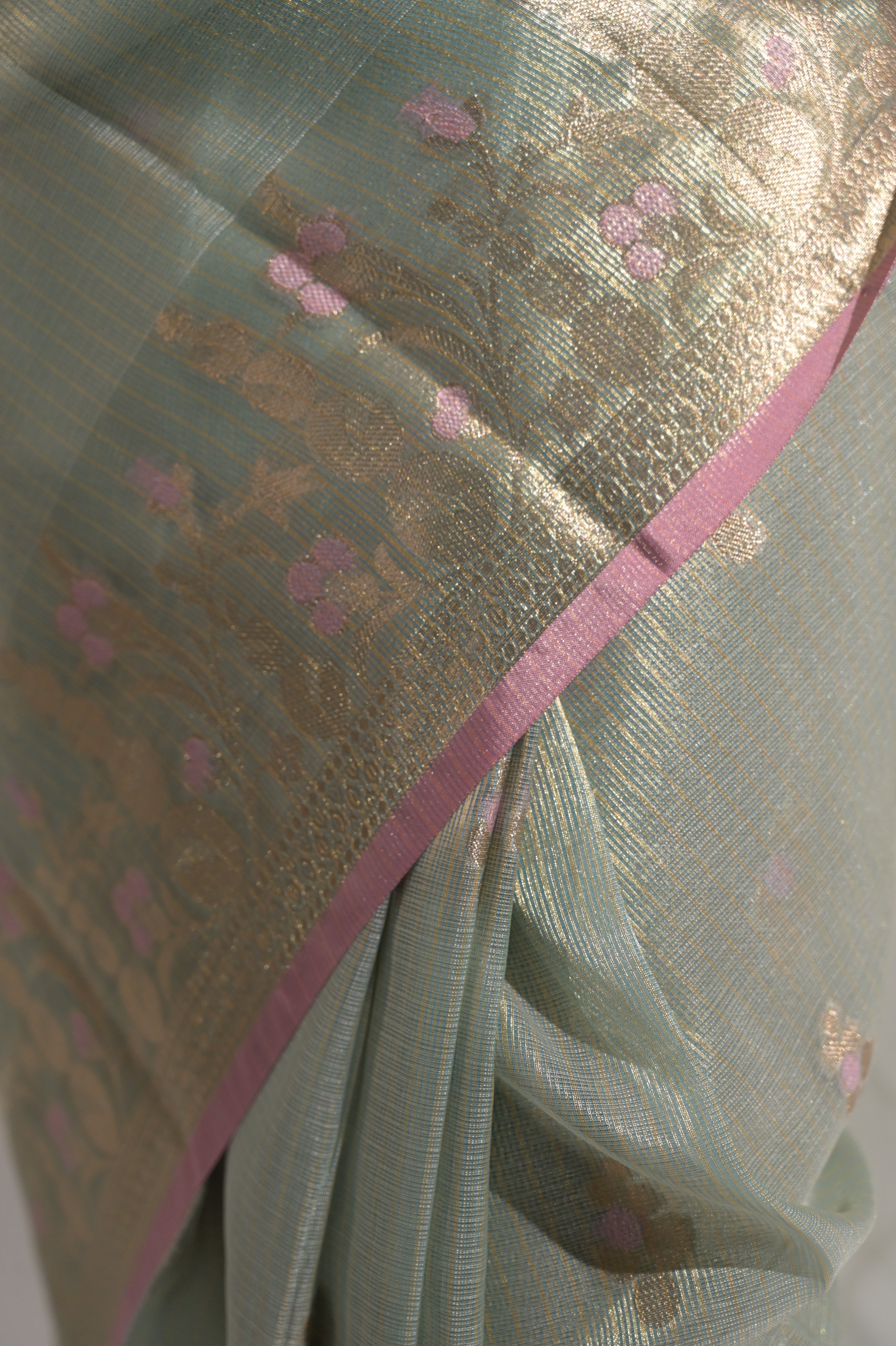 Tushara I Pastel Blue Handloom Tissue Kota Banarasi Saree