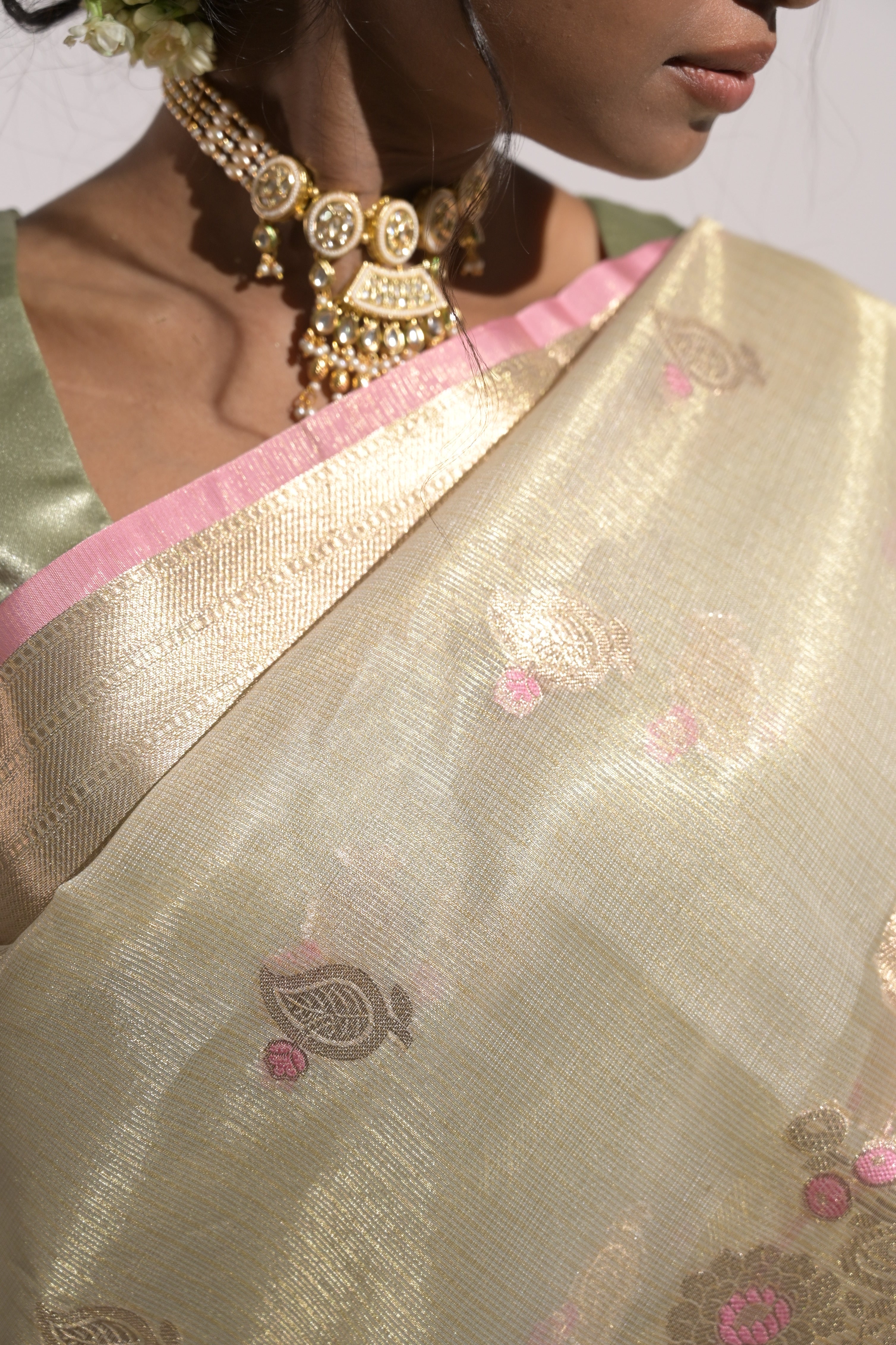 Chandana I Ivory Handloom Tissue Kota Banarasi Saree