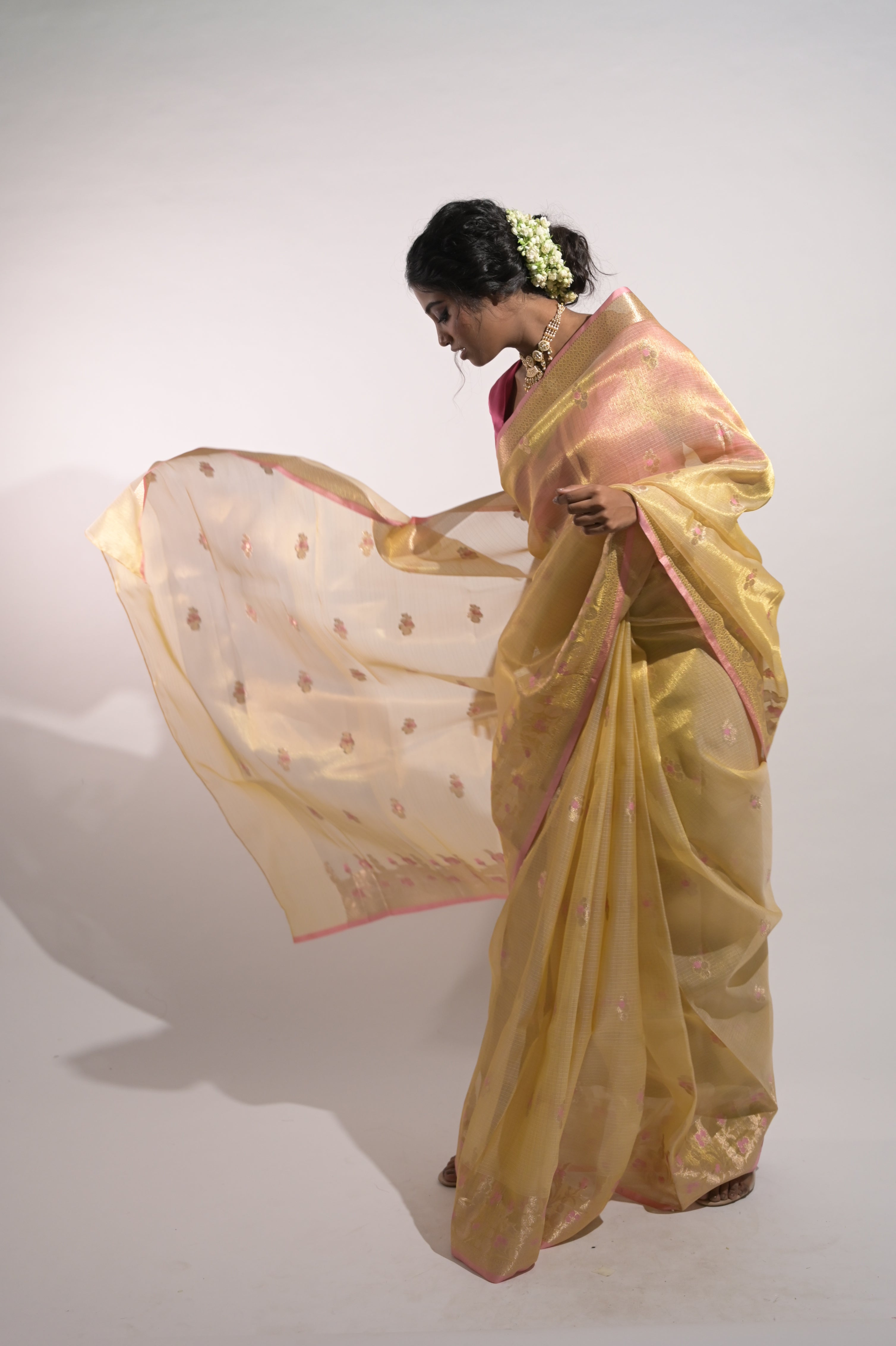Maalika I Light Yellow Handloom Tissue Kota Banarasi Saree
