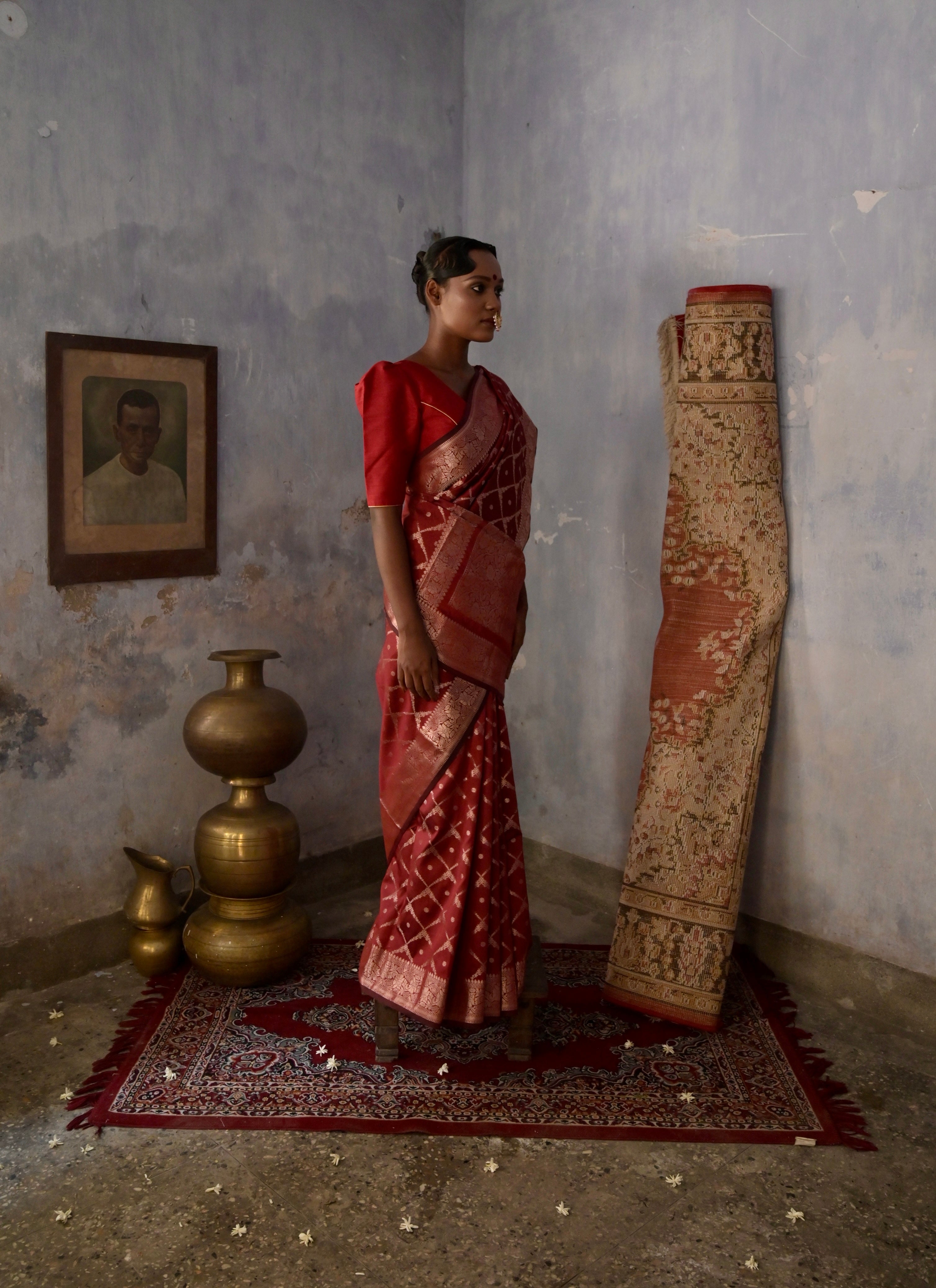 Taruja I Red Handloom silk Jaal Banarasi Saree with floral Zari Border