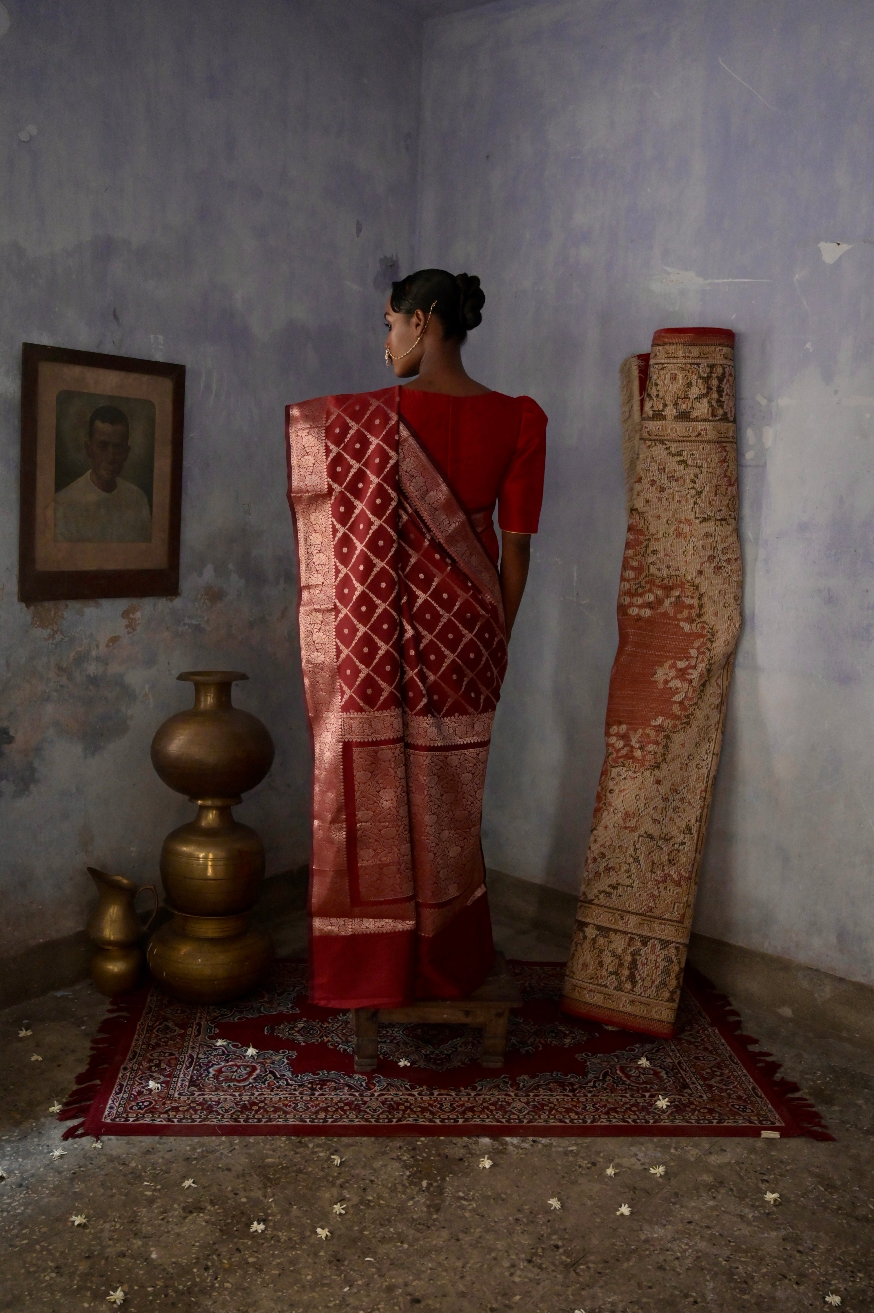 Taruja I Red Handloom silk Jaal Banarasi Saree with floral Zari Border