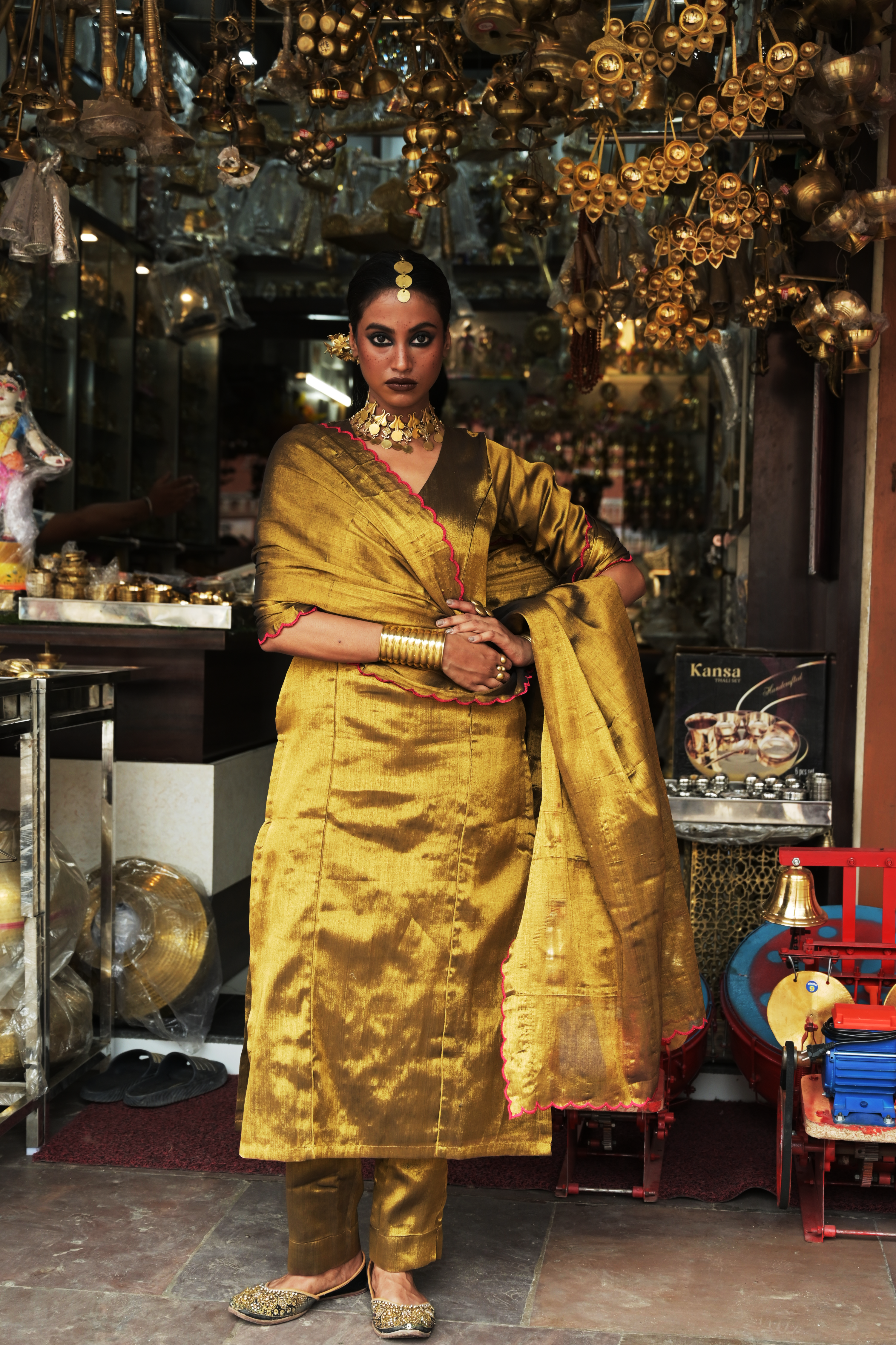Swarnaya I Golden Handloom Tissue Kurti Pant Set with Dupatta