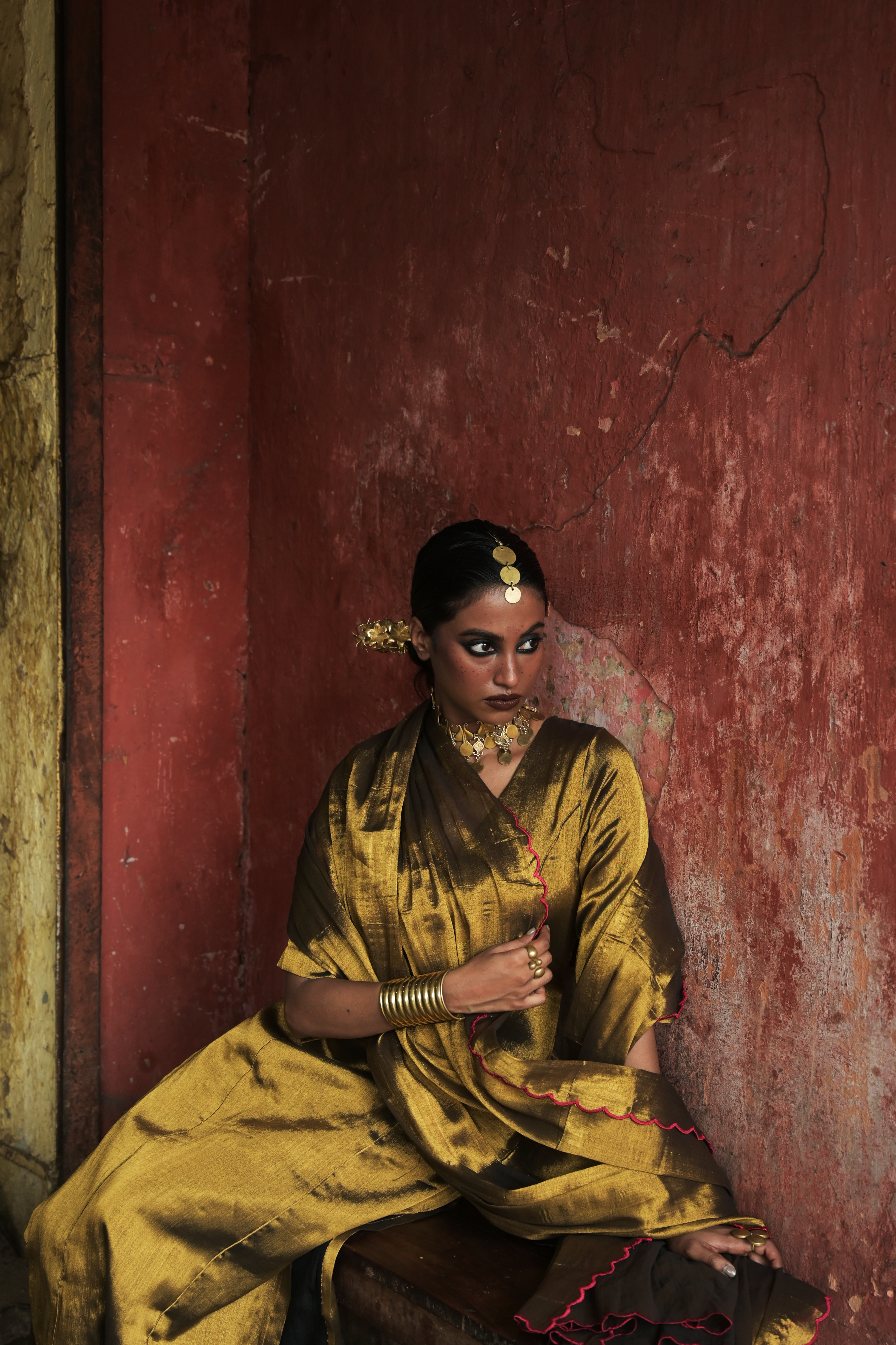 Swarnaya I Golden Handloom Tissue Kurti Pant Set with Dupatta
