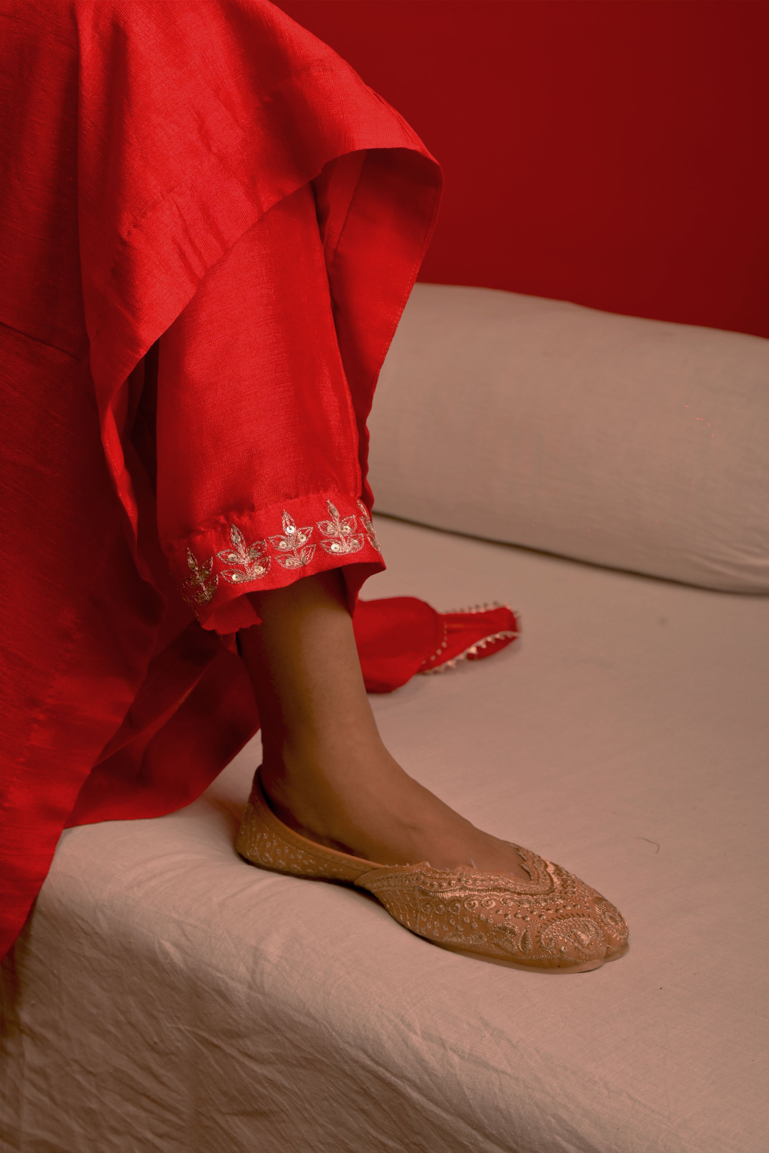 Roop I Red chinon hand embroidered kurta pant set with dupatta