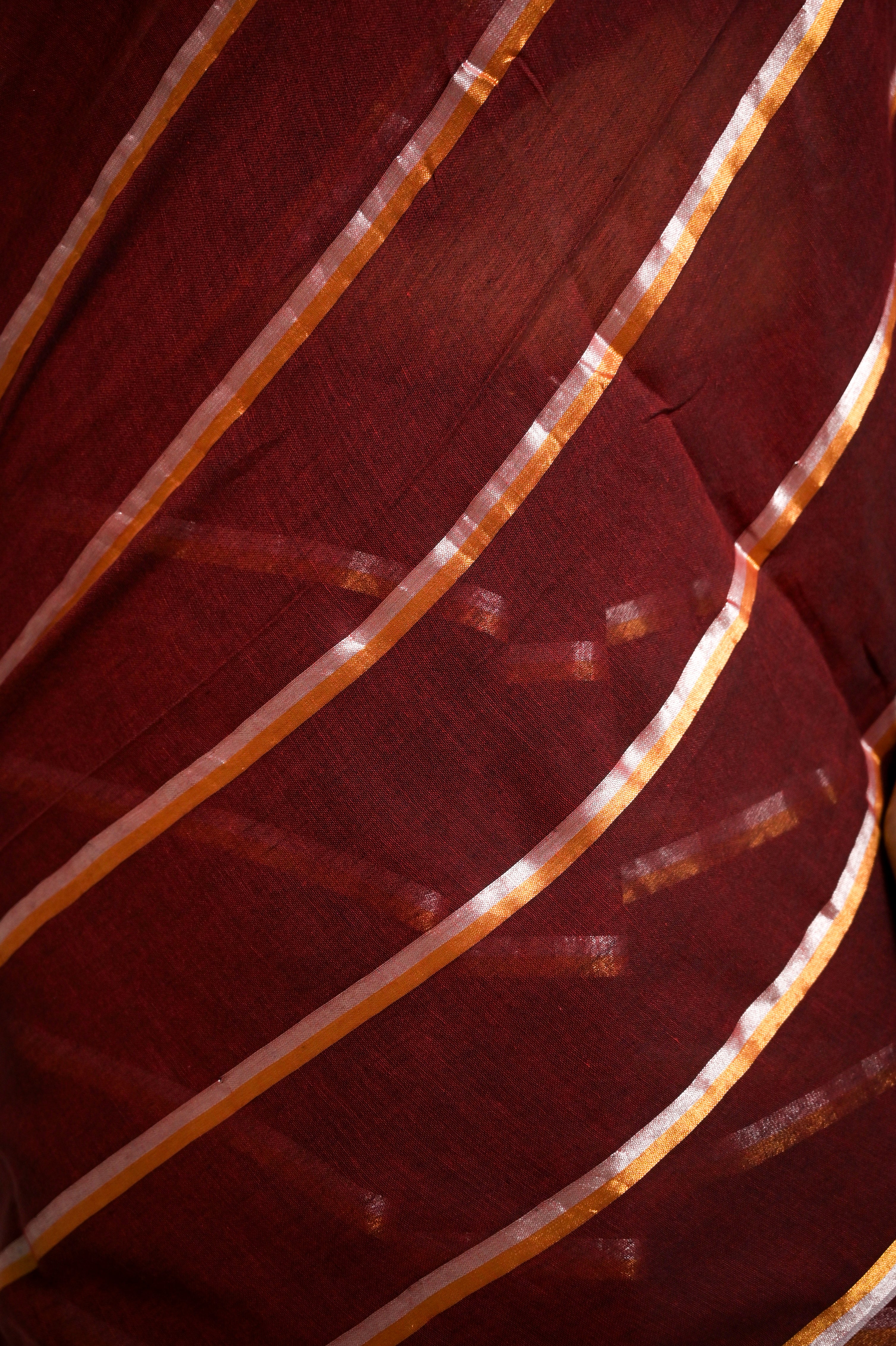 Maroon Handloom Mul Cotton Zari Striped Saree With Silver Tissue Sleeveless Blouse Combo(Ravira+Kiran)