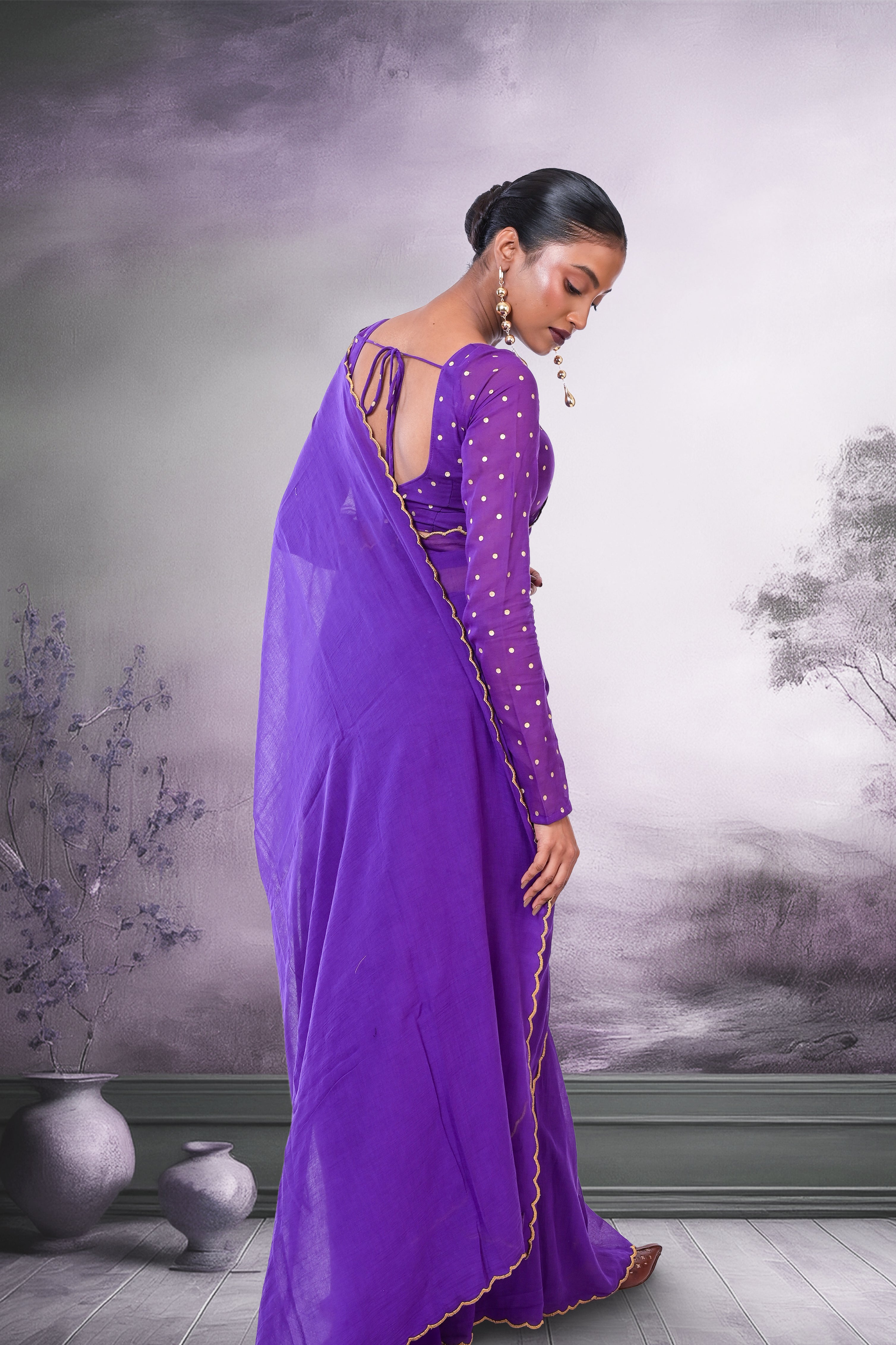 handloom-purple-mul-saree-with-golden-scalloped-border