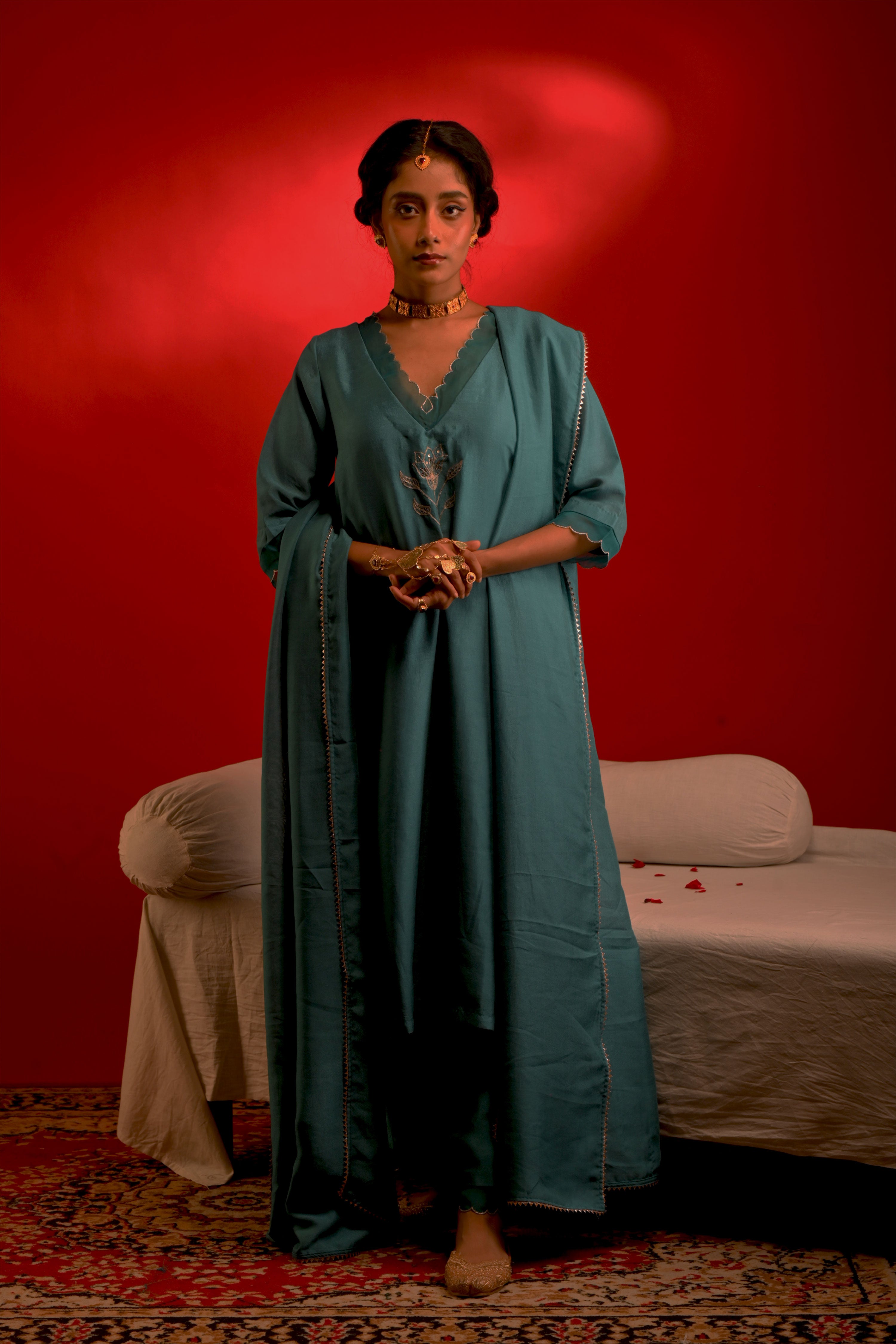 Reet I Turquoise chinon hand embroidered kurta pant set with dupatta