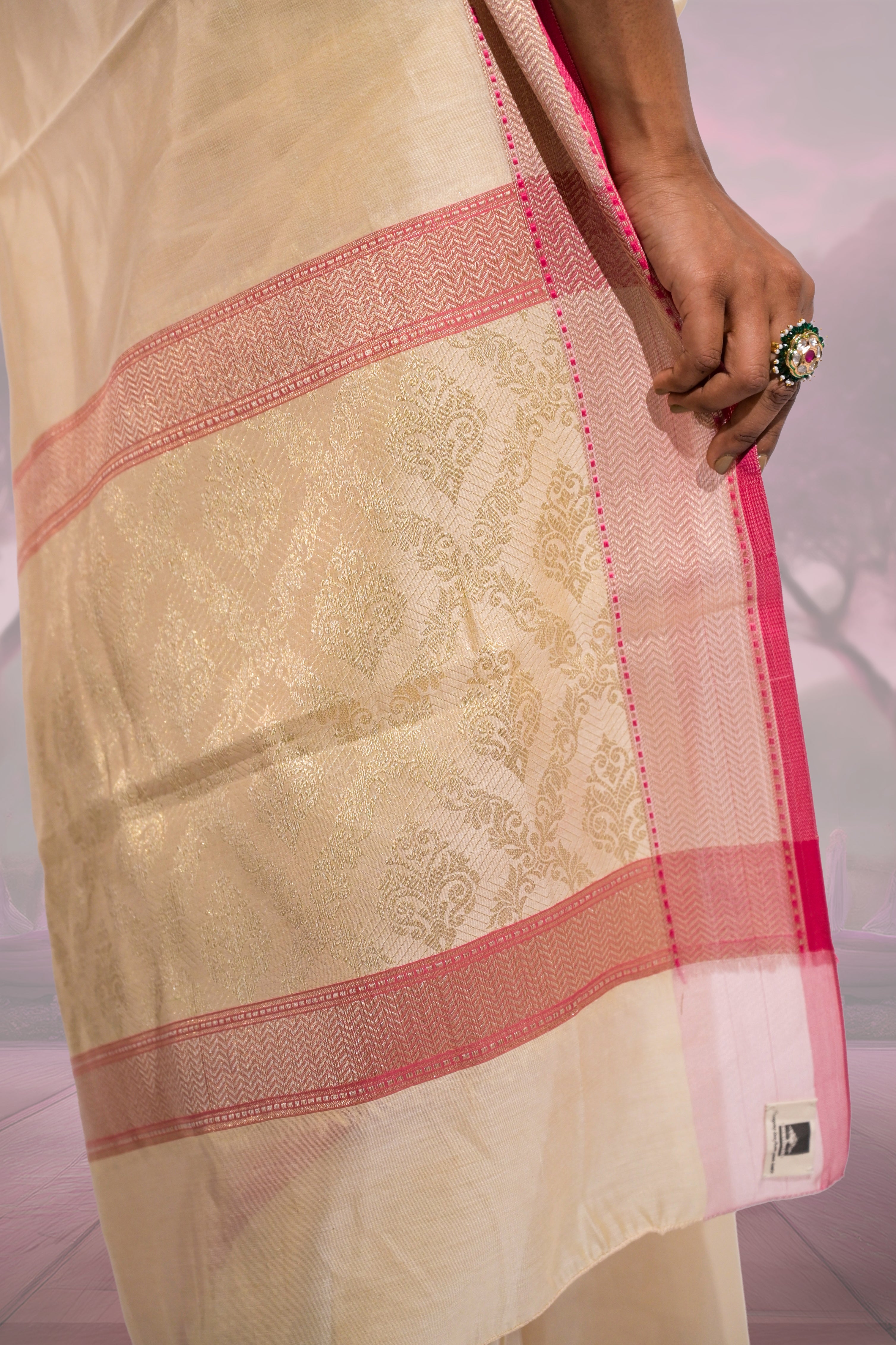 Tanirika I Ivory Handloom Cotton Banarasi Saree with Zari Border and Floral Motifs