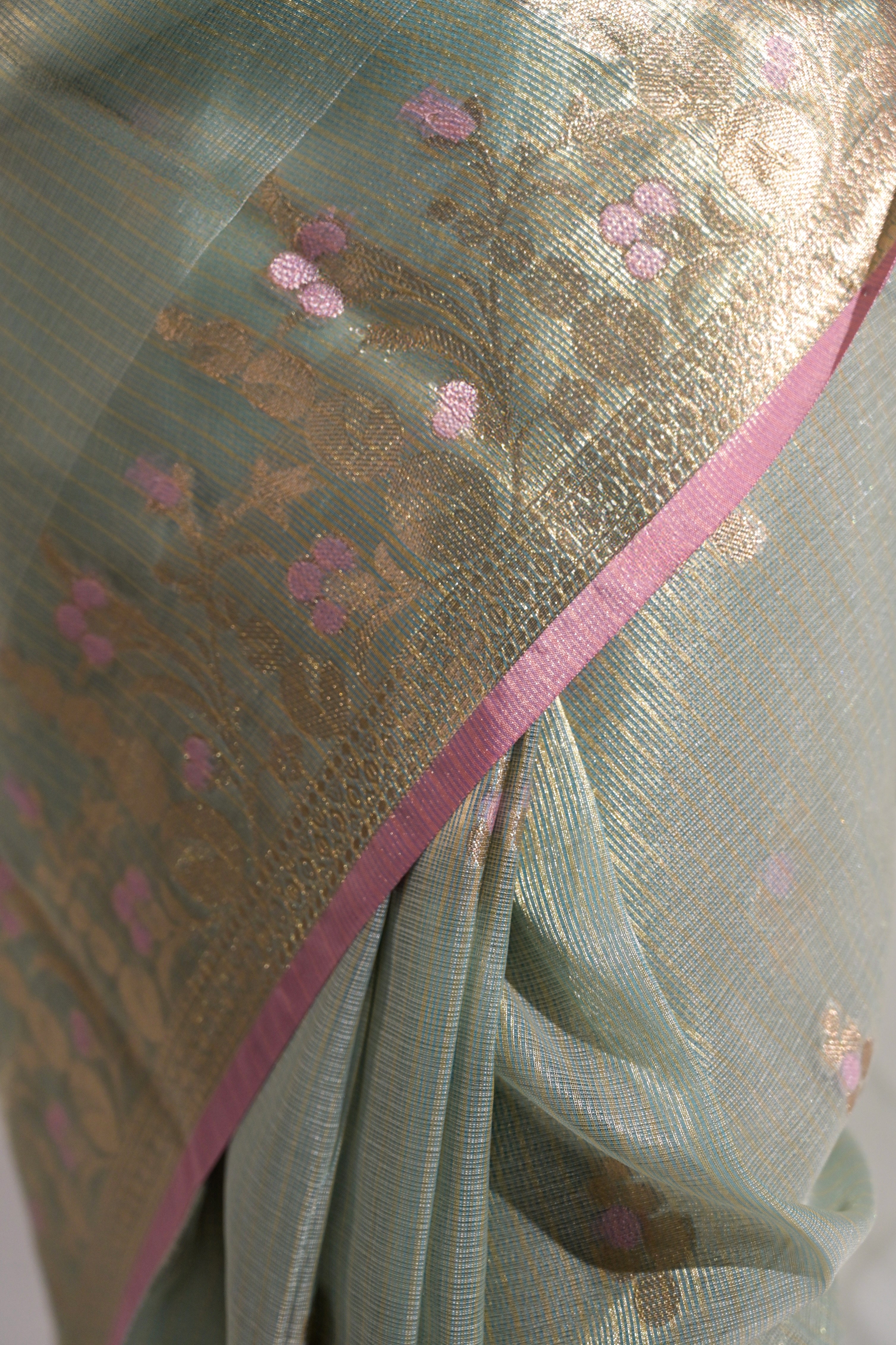 Tushara I Pastel Blue Handloom Tissue Kota Banarasi Saree