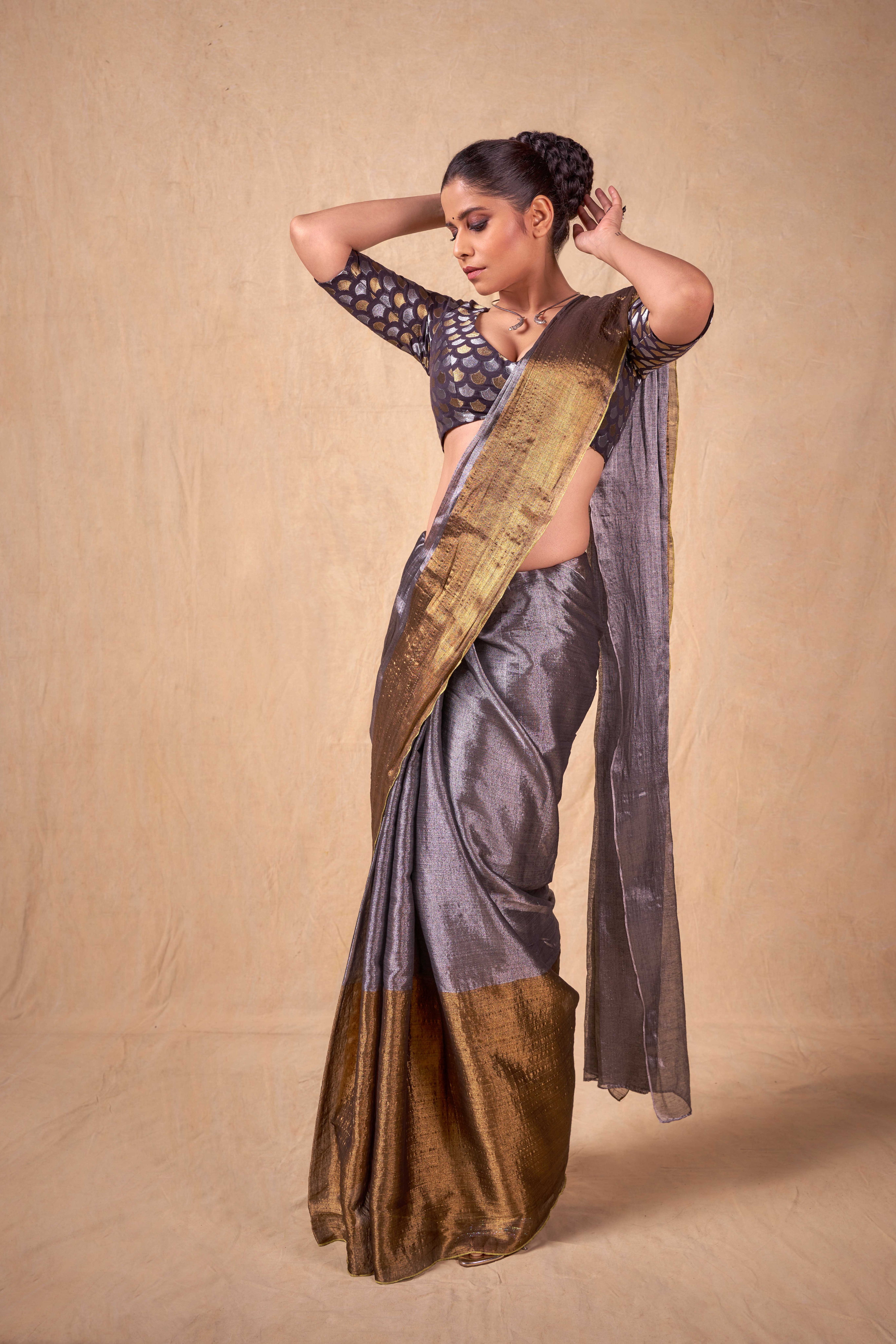 dual-coloue-habdloom-tisssue-saree