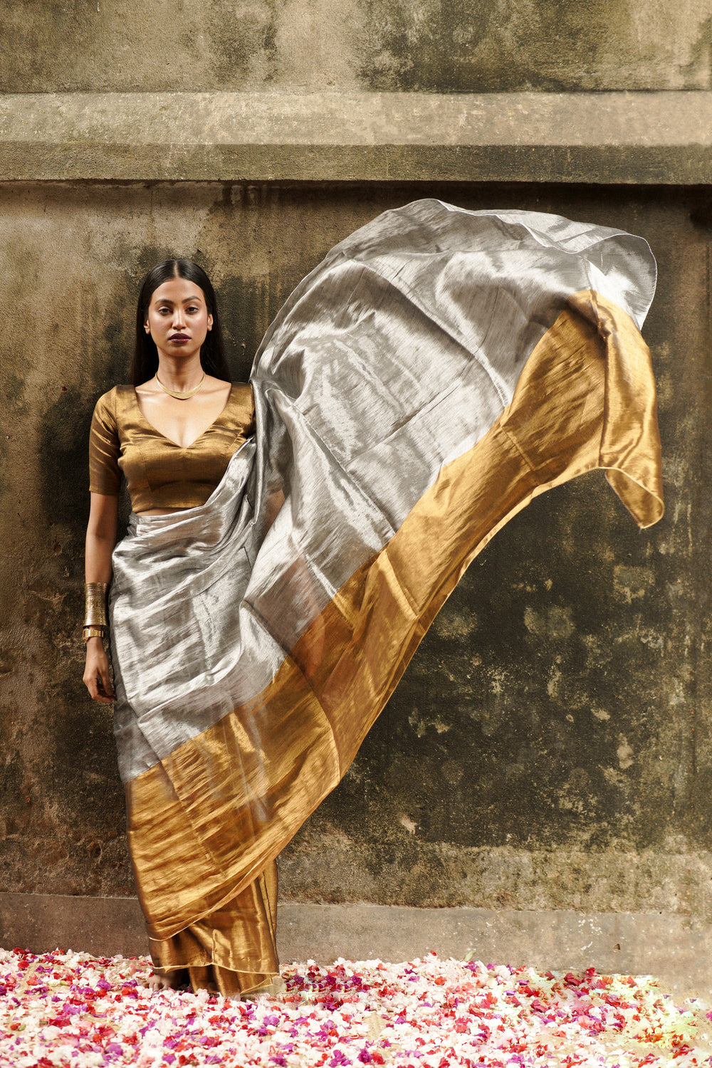 Silver Sleek Finish Handloom Saree main image 0