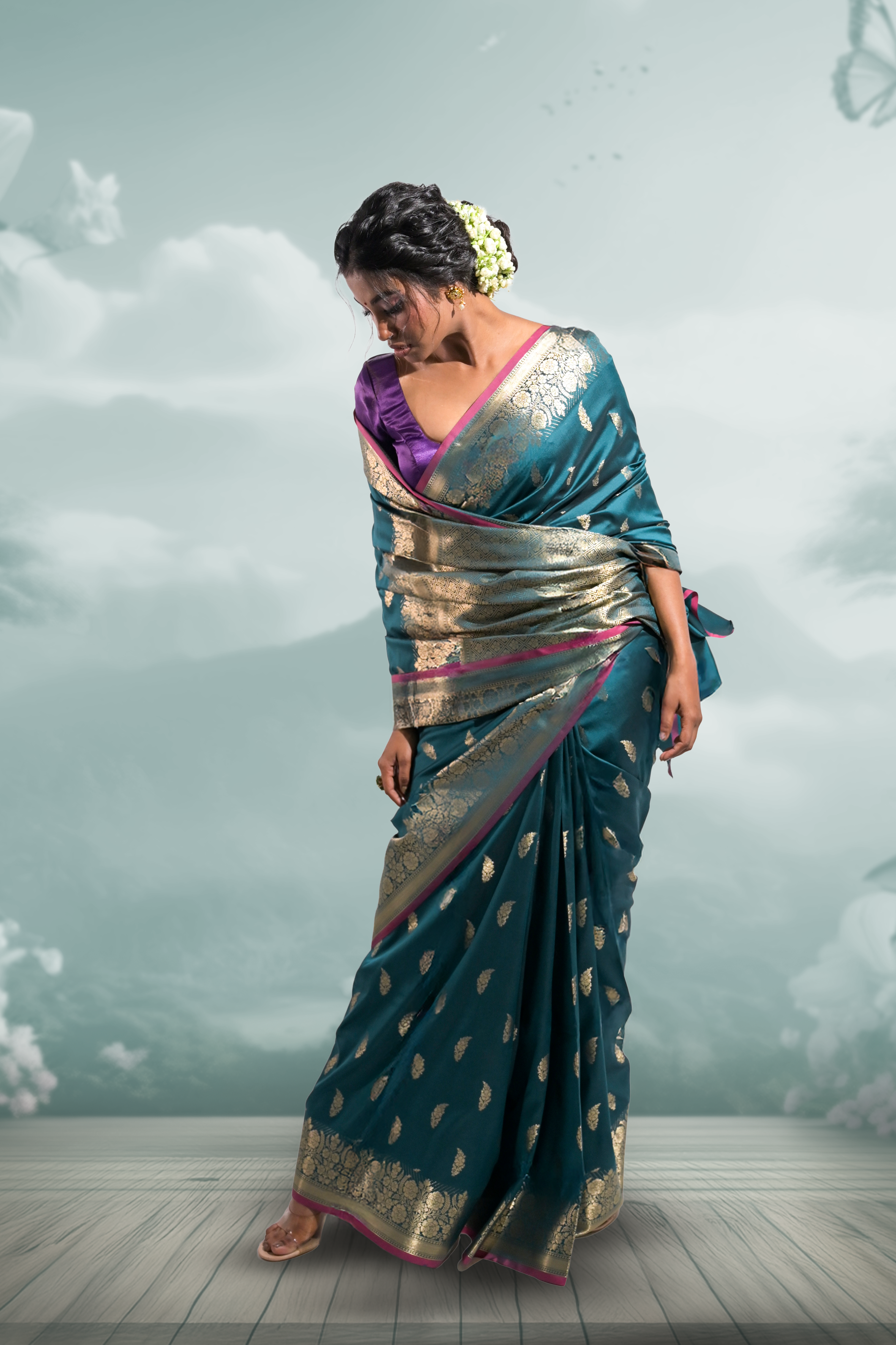 green-banarasi-saree-with-zari-border