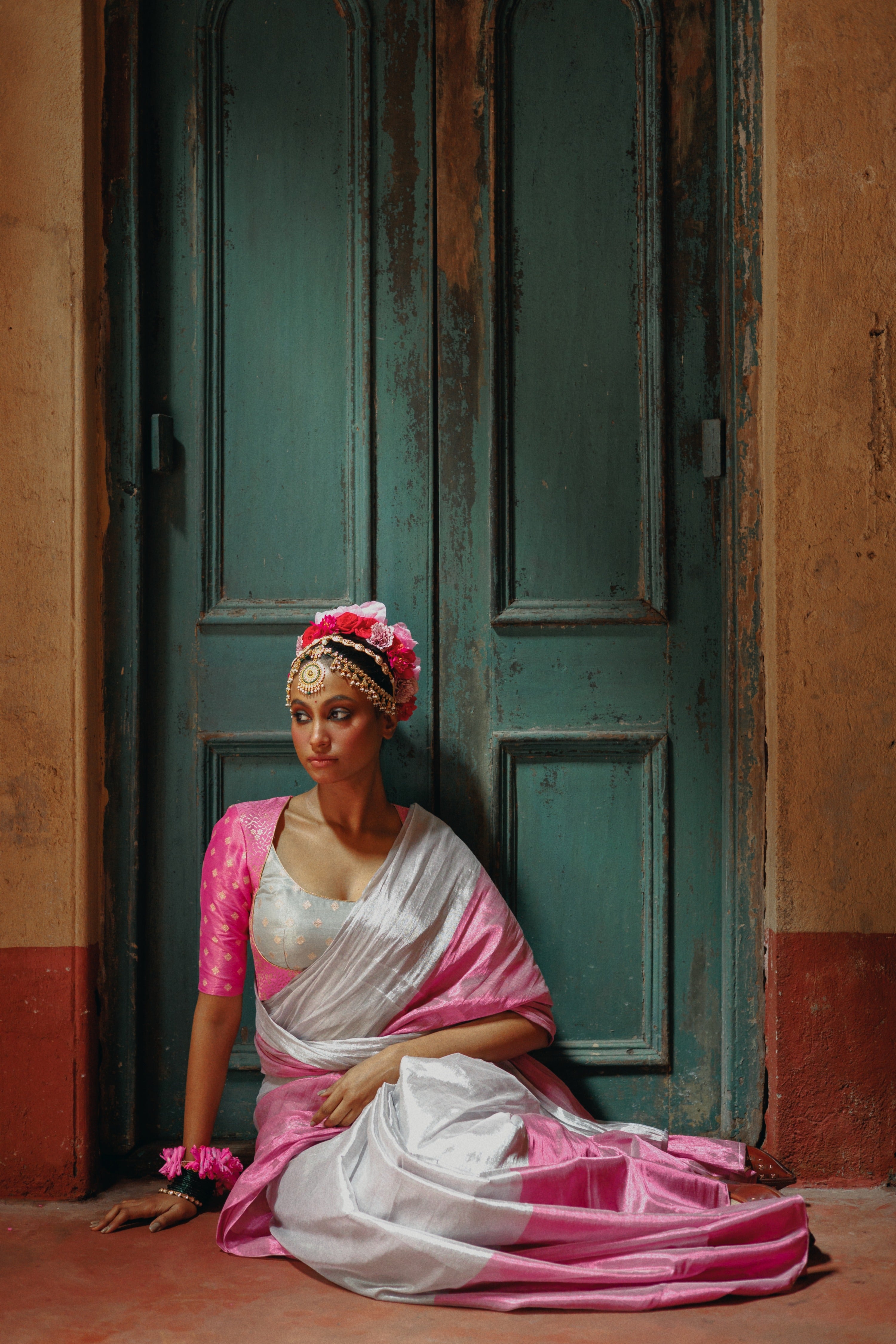 handwoven-silver-pink-tissue-saree