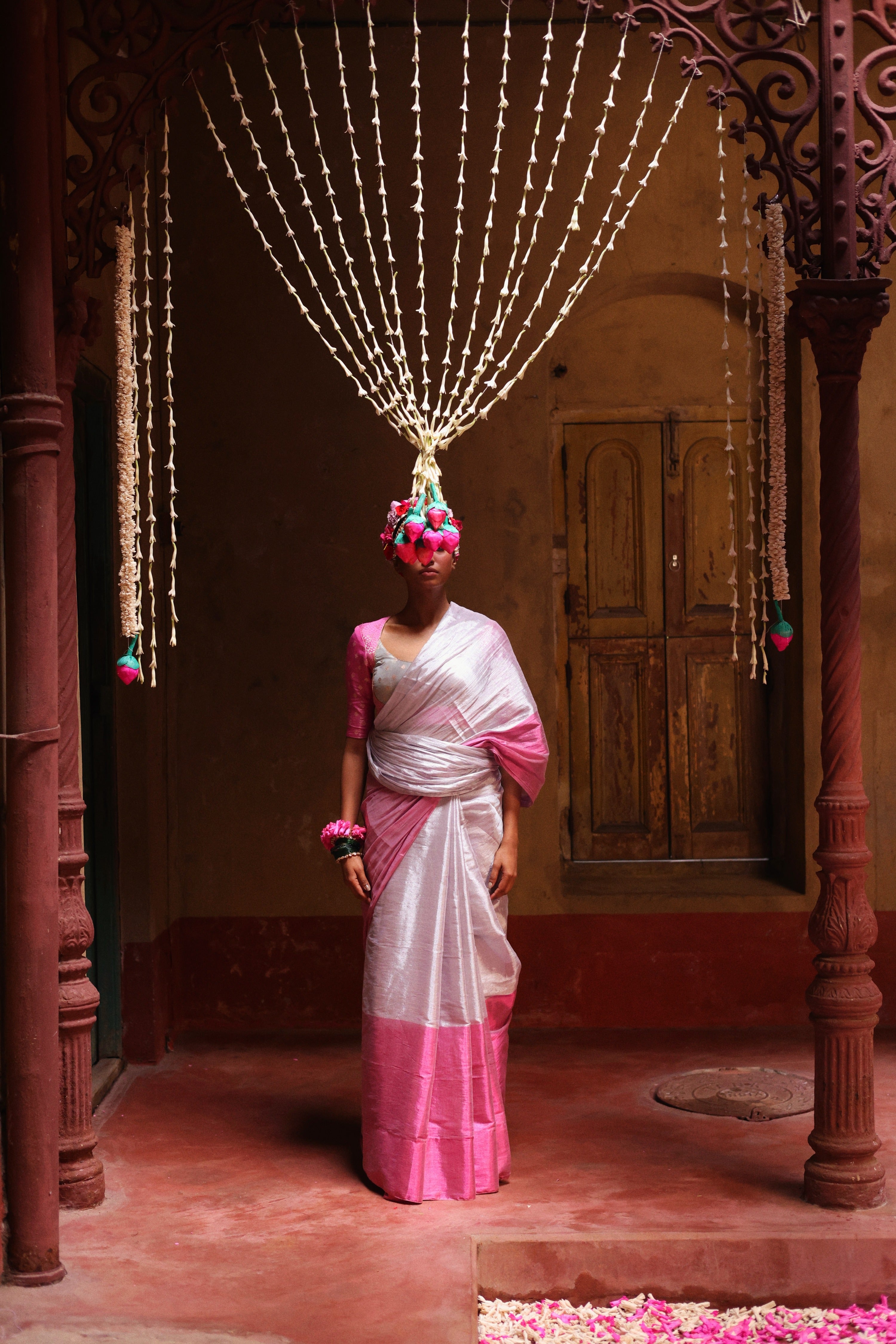 handwoven-silver-tissue-saree-with-pink-border