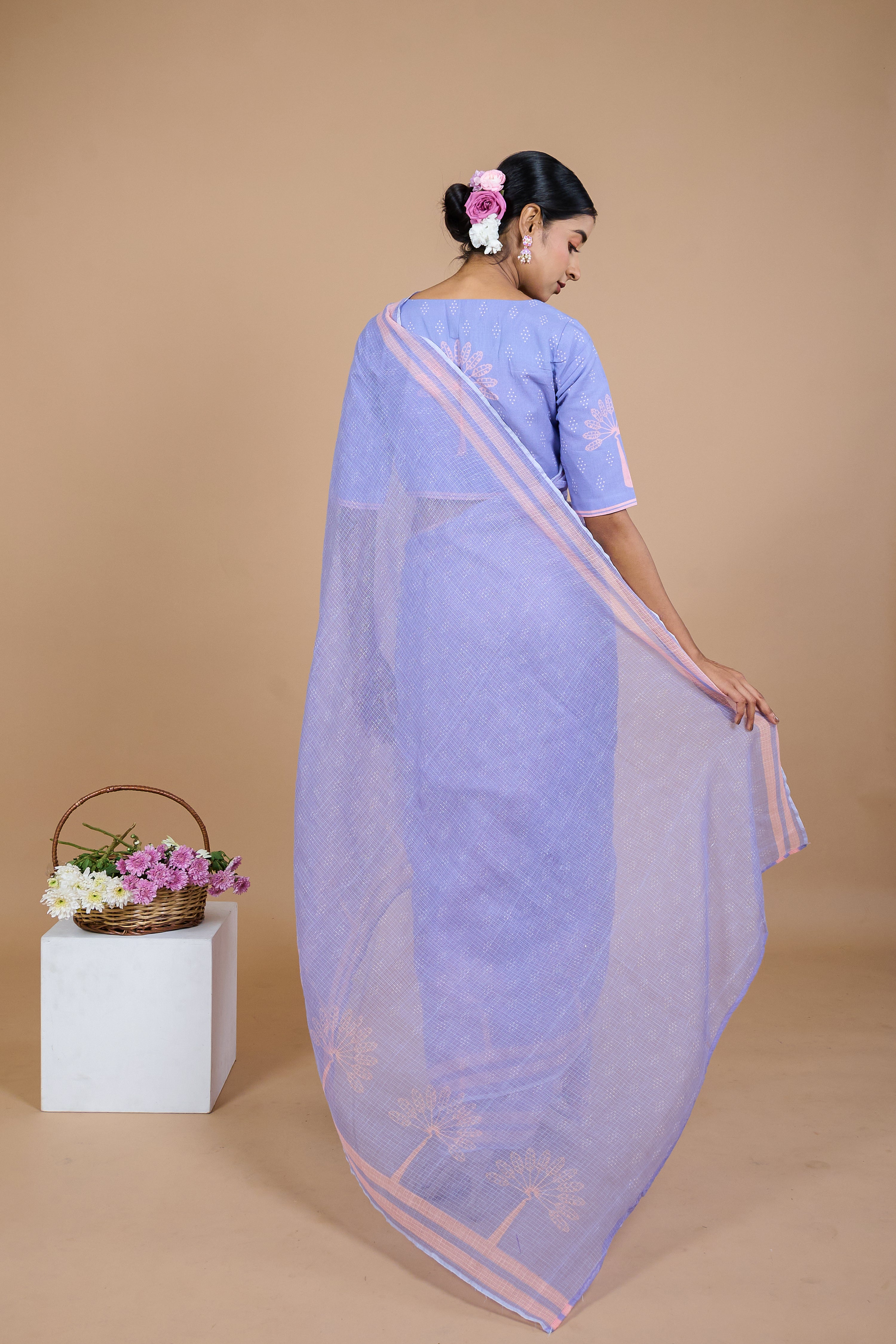 plam-tree-inspired-mottifs-in-lavender-coloured-saree