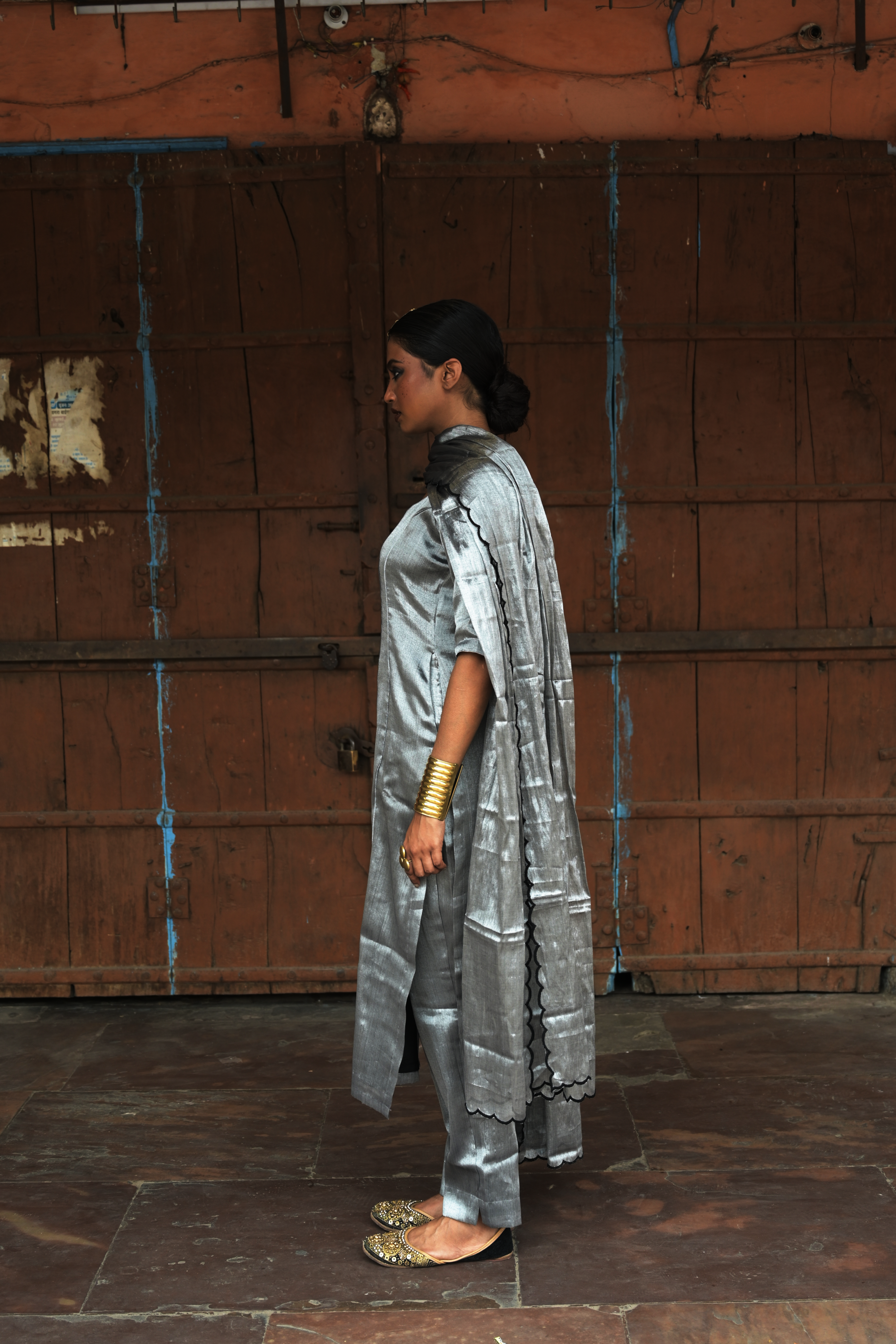 Vyomaya I Silver Handloom Tissue Kurti Pant Set with Dupatta