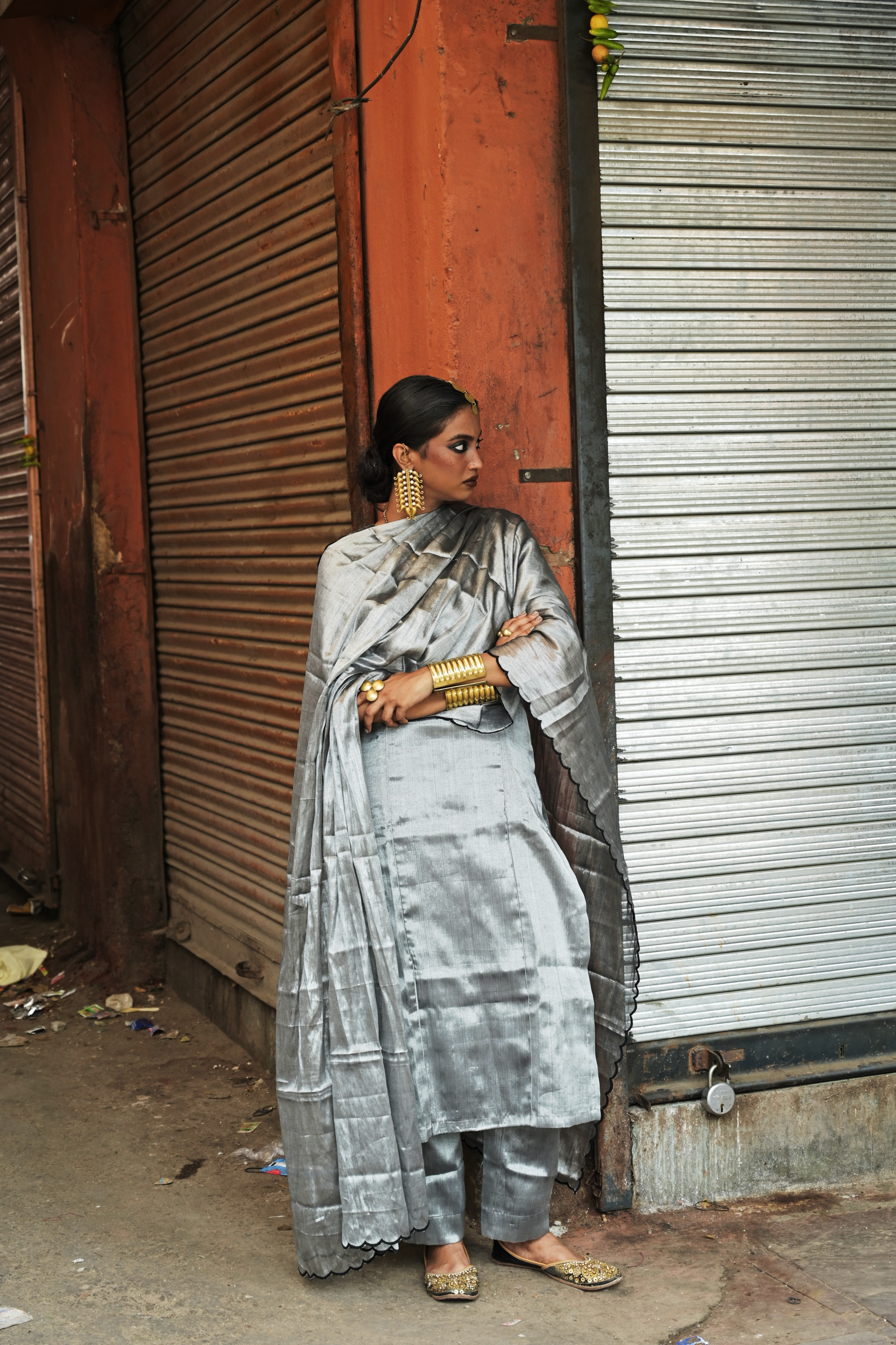 Vyomaya I Silver Handloom Tissue Kurti Pant Set with Dupatta