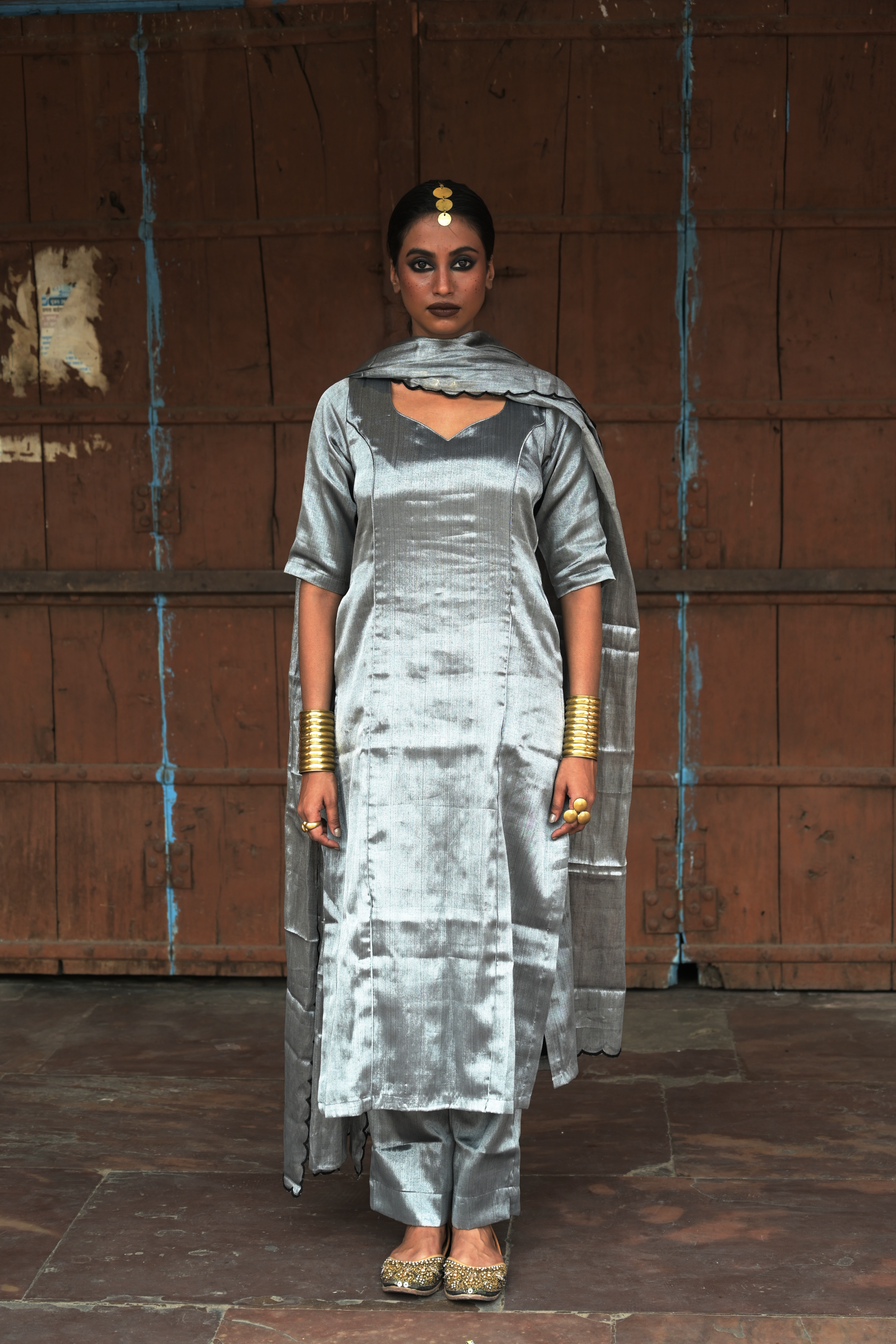 Vyomaya I Silver Handloom Tissue Kurti Pant Set with Dupatta