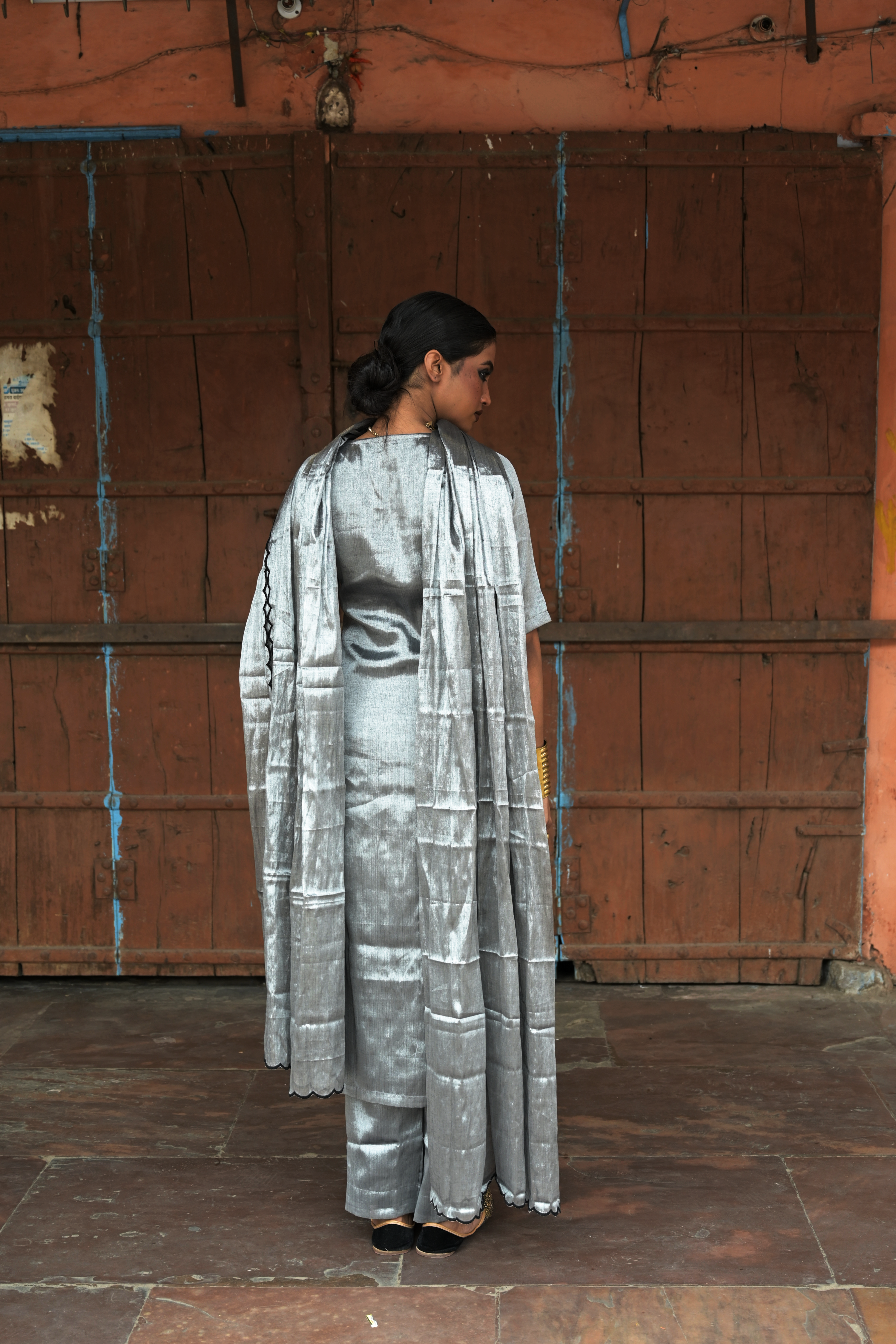 Vyomaya I Silver Handloom Tissue Kurti Pant Set with Dupatta
