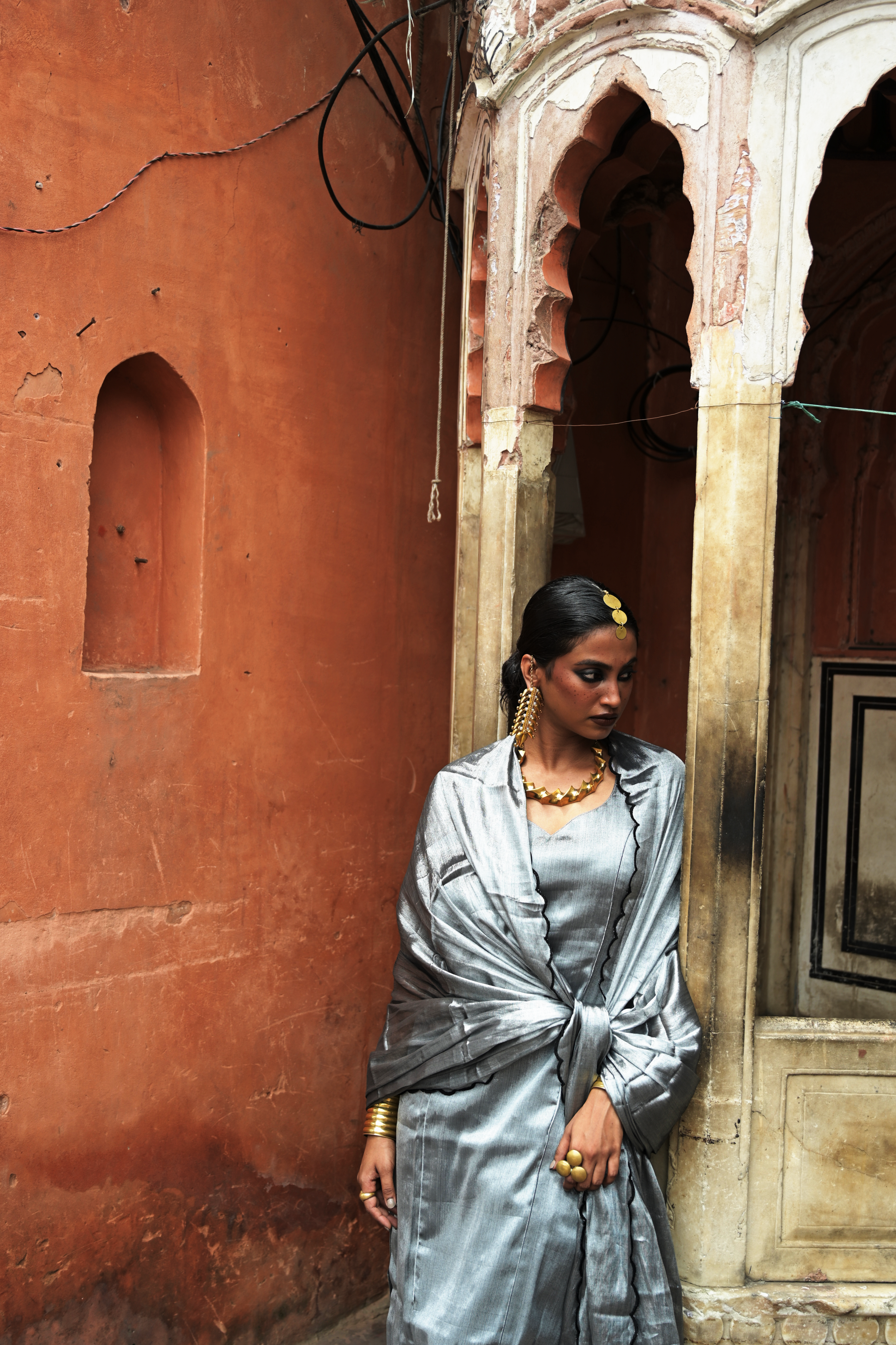 Vyomaya I Silver Handloom Tissue Kurti Pant Set with Dupatta