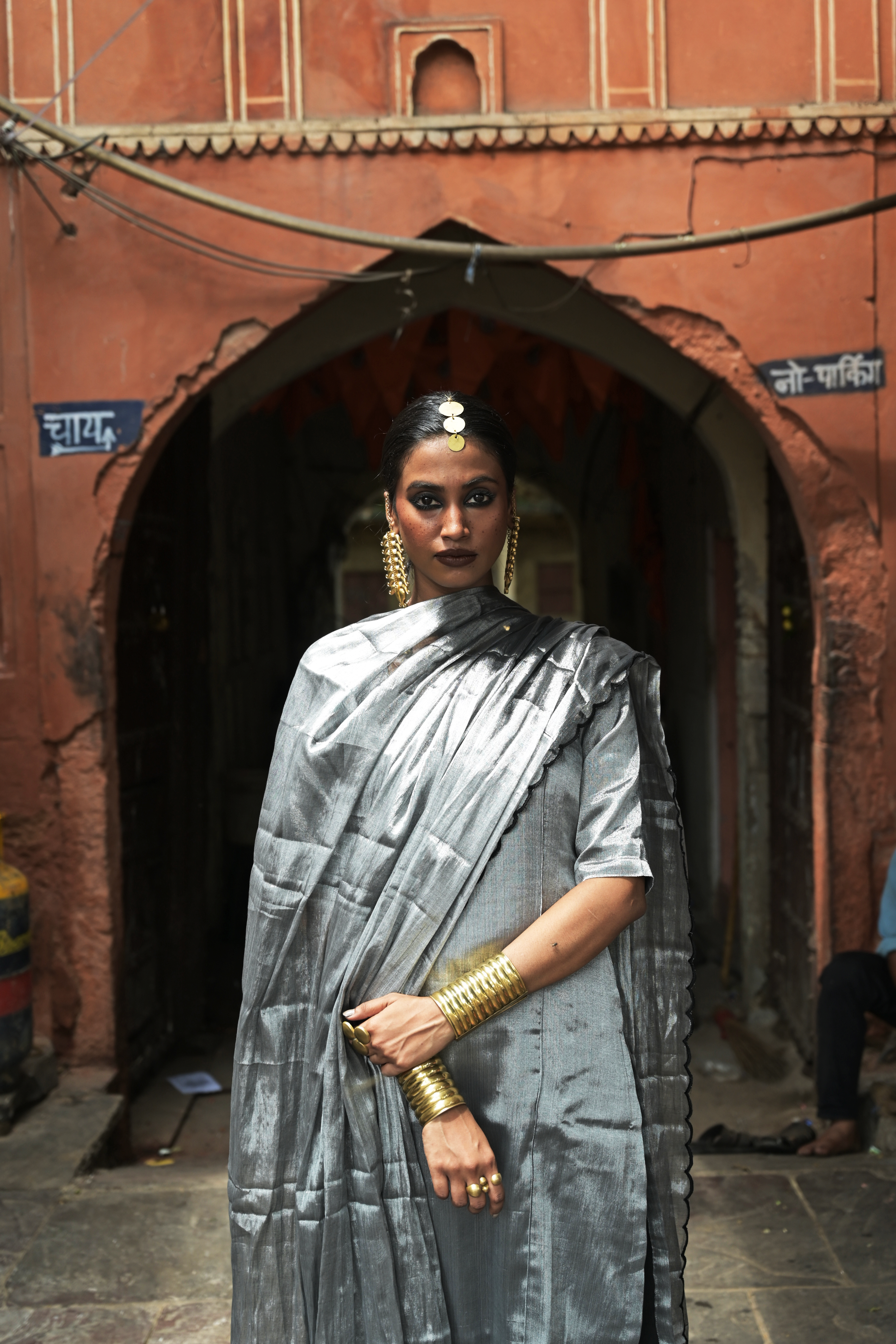 Vyomaya I Silver Handloom Tissue Kurti Pant Set with Dupatta
