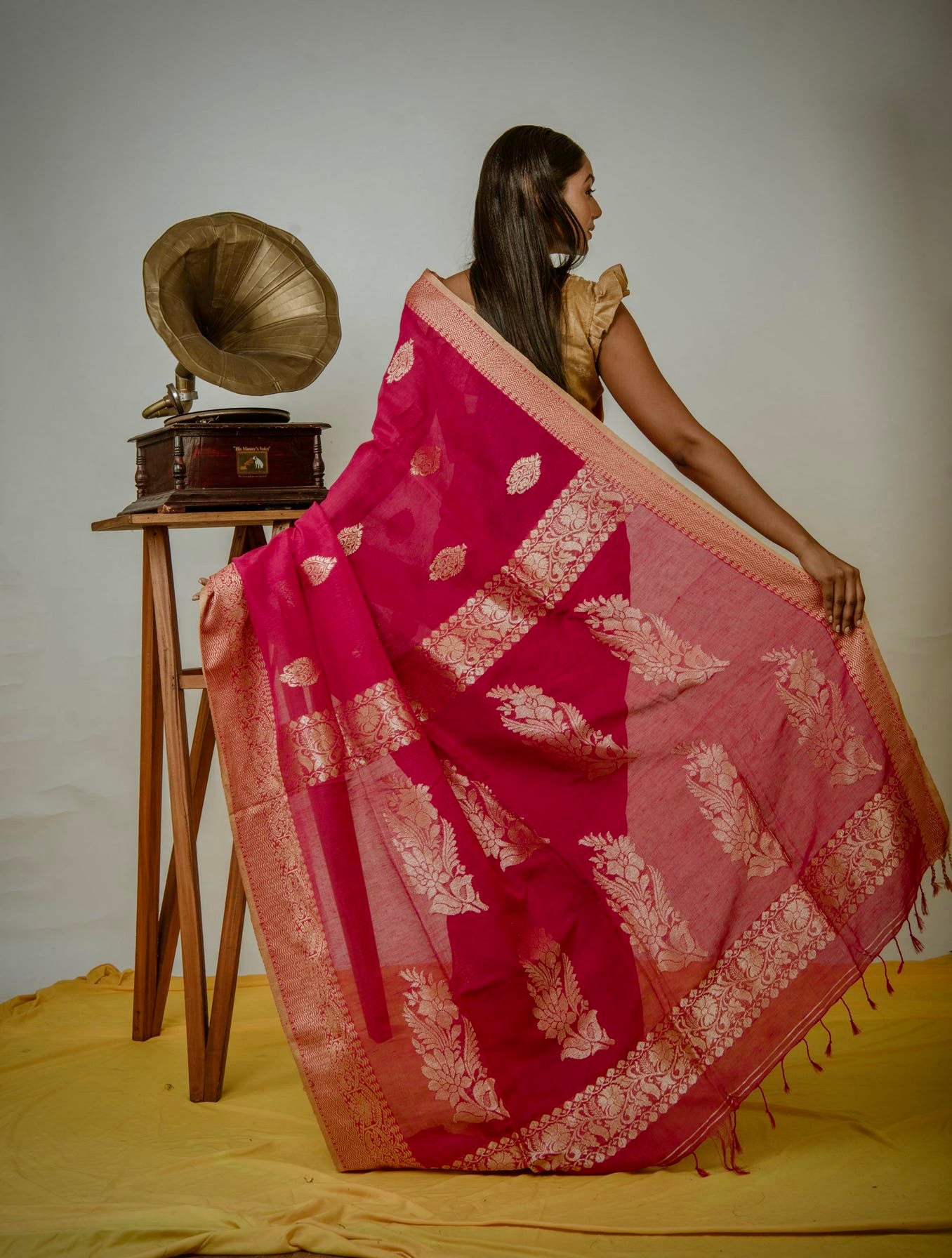 Dil ki Rani I Pink Handwoven Saree